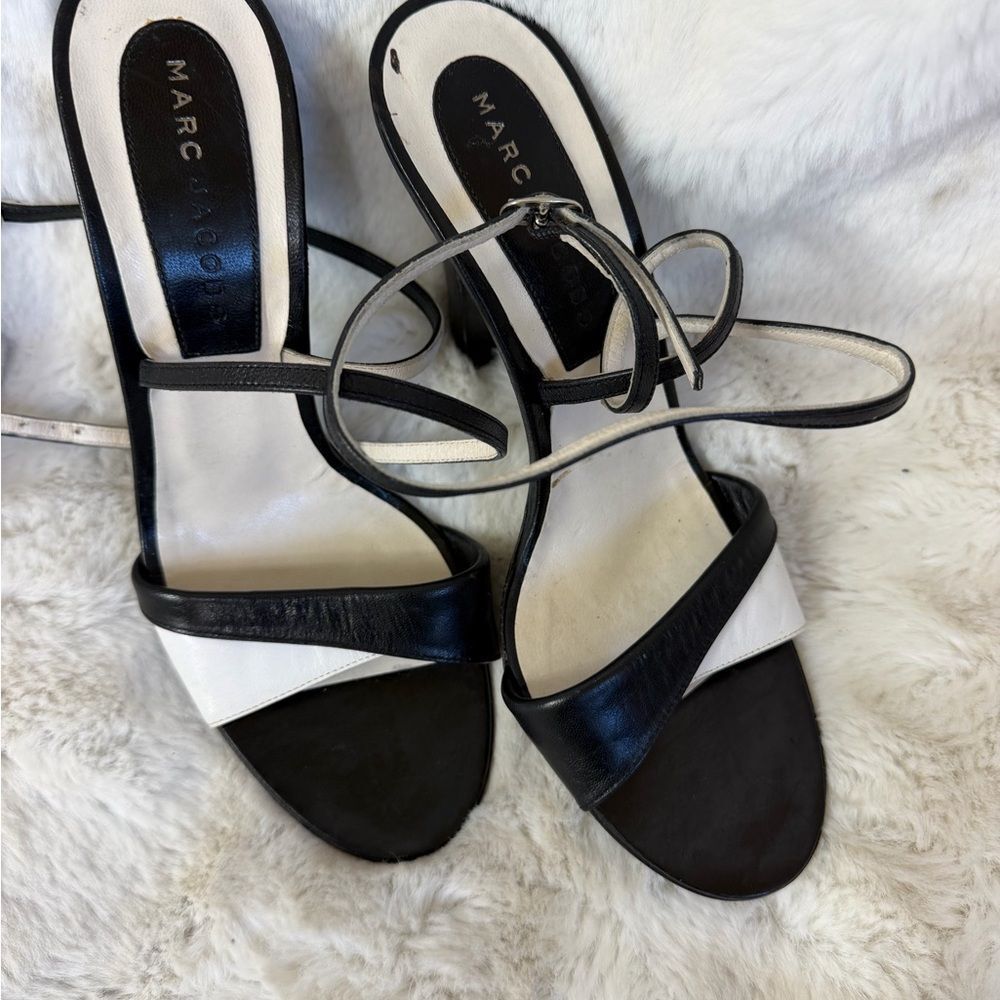 Marc Jacobs Women’s Black White Leather Strappy Heels Size 9